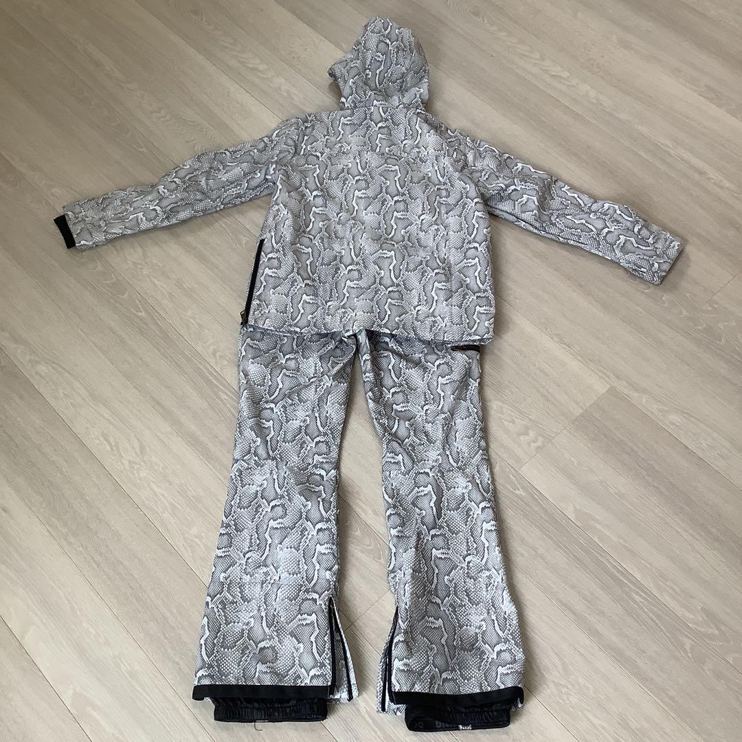 063DCレディーススノーボードウェアーLジャケット　ビブパン　セットアップ