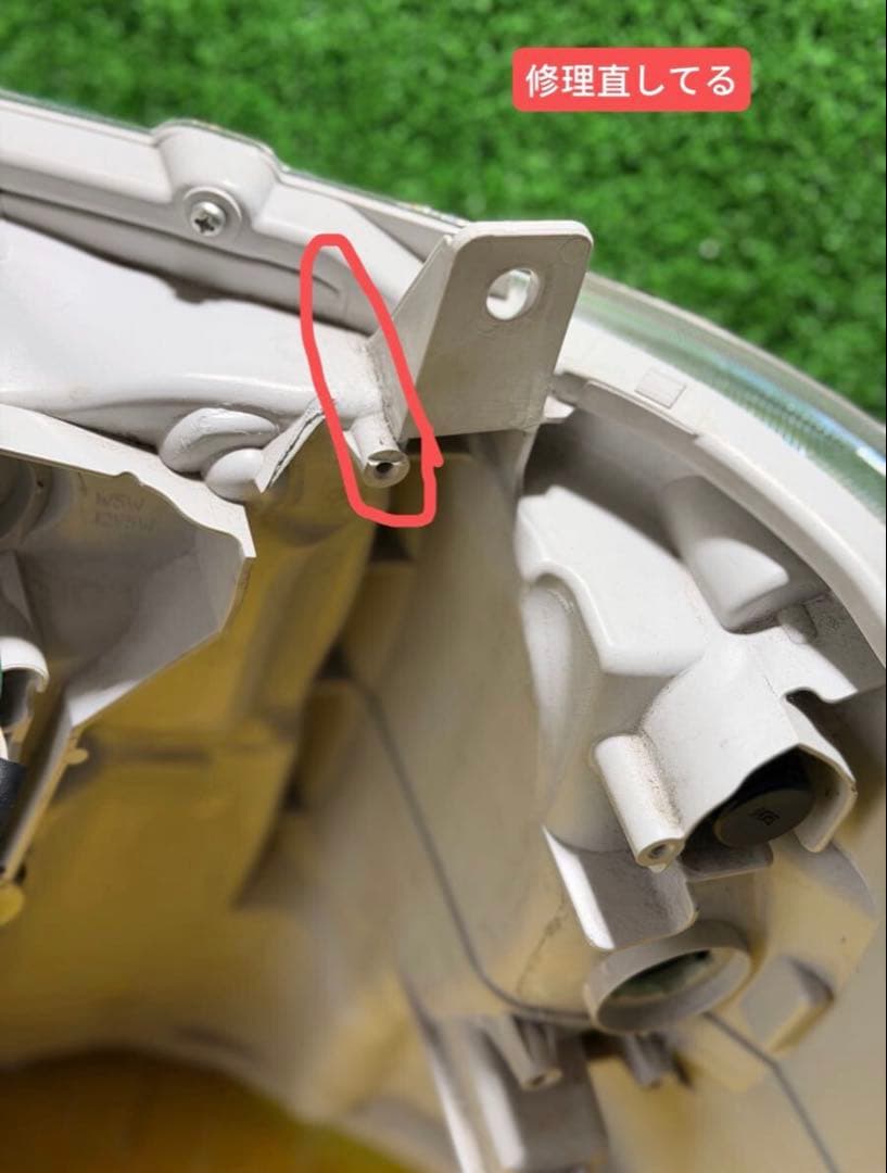 トヨタ 200系ハイエース 後期LED ヘッドライト KOITO 26-137右