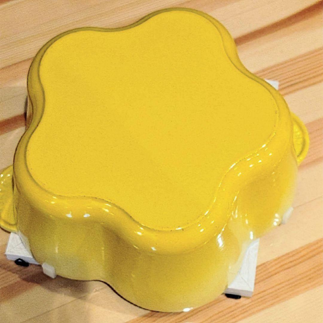 ルクルーゼ20cm鍋　変え鍋ツマミ　タイル鍋敷き　鍋つかみ　おまけ付き