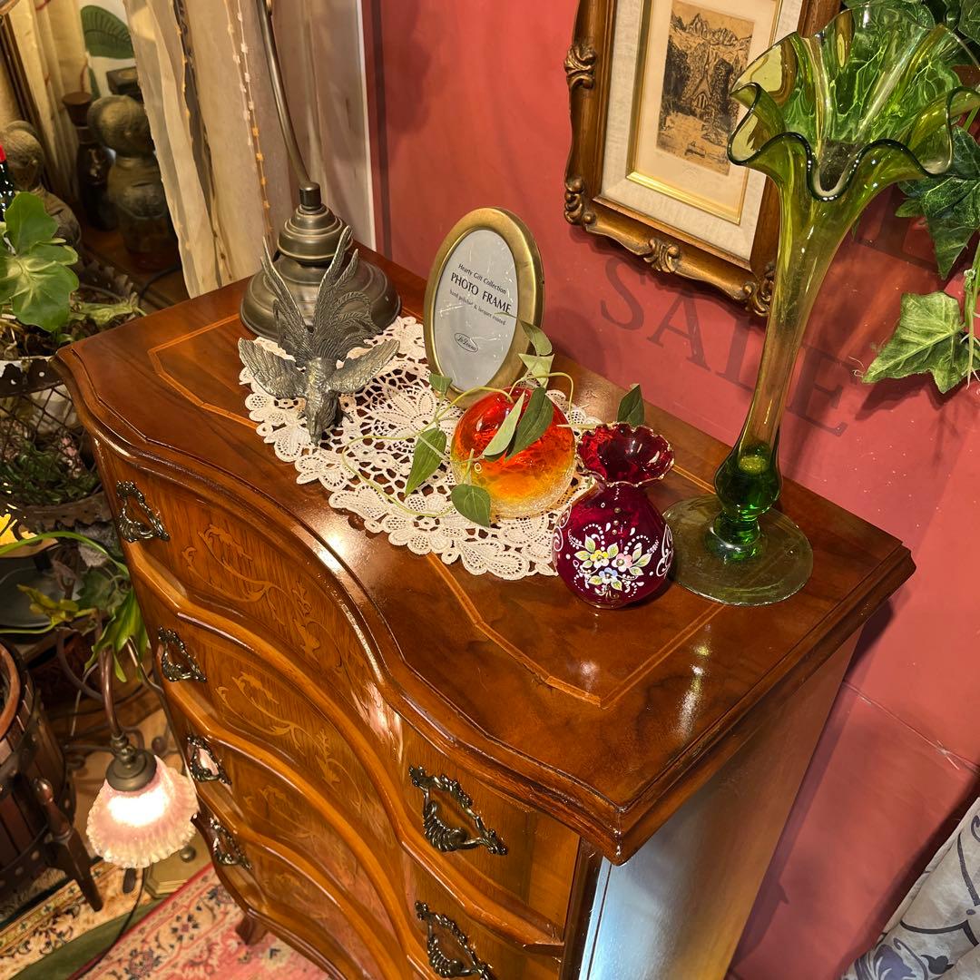 Sale 美品　コンパクトサイズ　アンティーク 象嵌　猫脚　４DRキャビネット