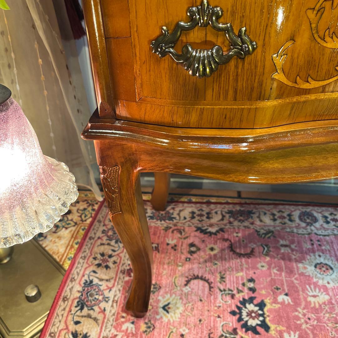 Sale 美品　コンパクトサイズ　アンティーク 象嵌　猫脚　４DRキャビネット