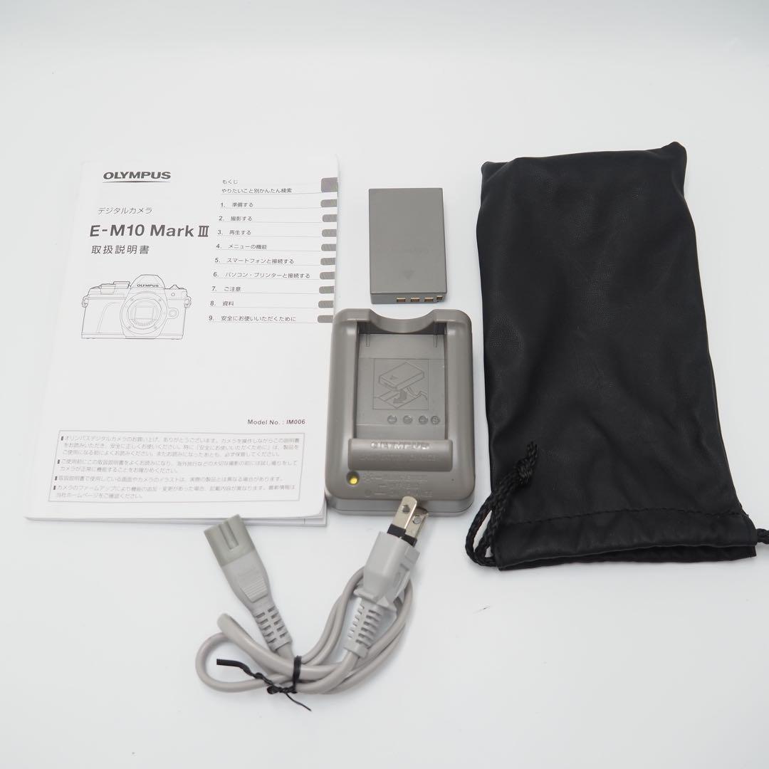 ミラーレス一眼カメラ OLYMPUS E-M10 Mark III シルバー