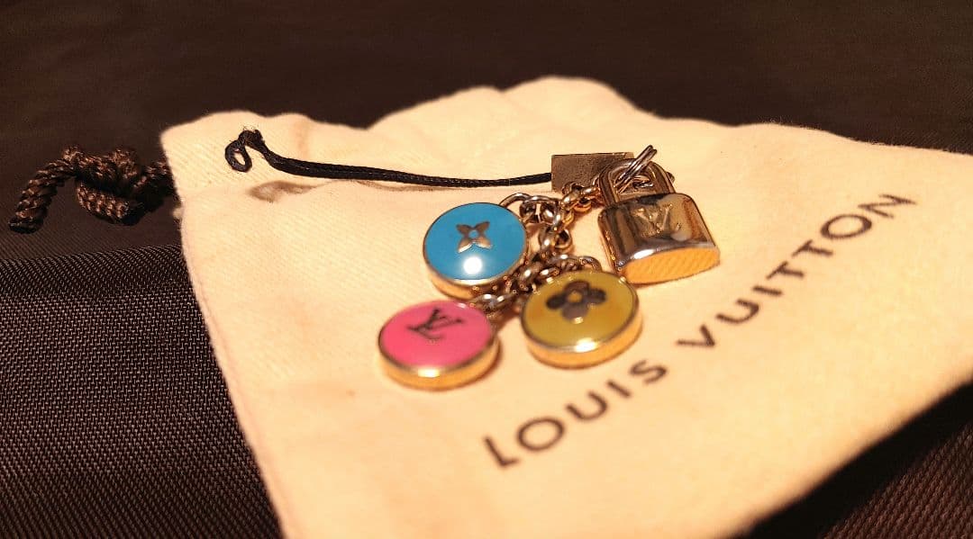 【LOUIS VUITTON】ビジュー テレフォンヌ パスティーユ（ゴールド）