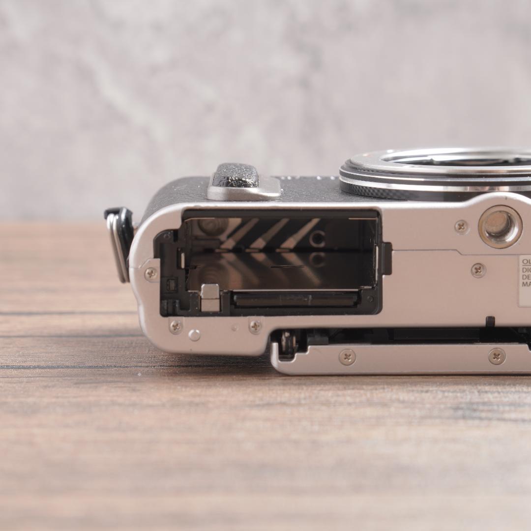 ✨美品✨自撮りOK✨Wi-Fi✨OLYMPUS PEN E-PL8　771-1