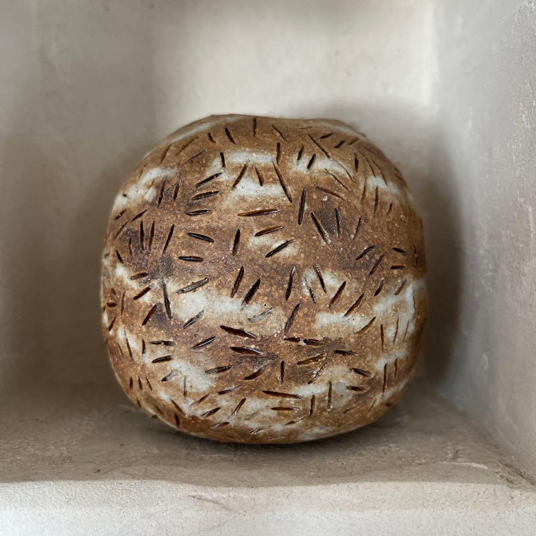 かとうゆみさん　陶器 置物　花器　ハリネズミ