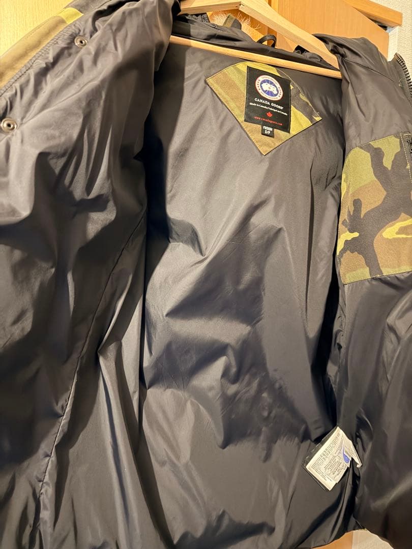 KK 【美品】カナダグース 迷彩ダウン CARSON PARKA