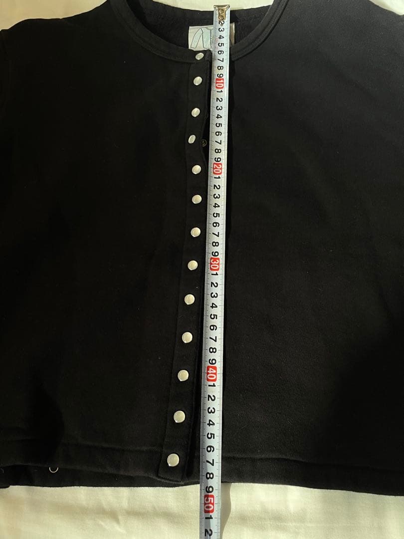 美品　アニエス・ベー　ブラック ボタン付き クロップドカーディガン