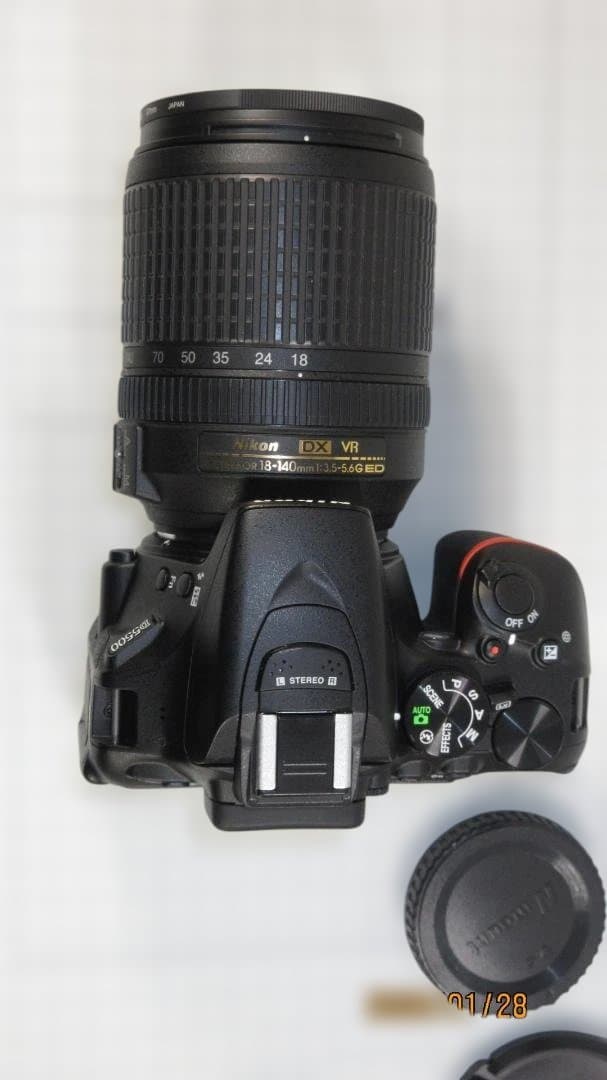 Nikon D5500 デジタル一眼レフカメラ、18-140mmレンズ付き極上品
