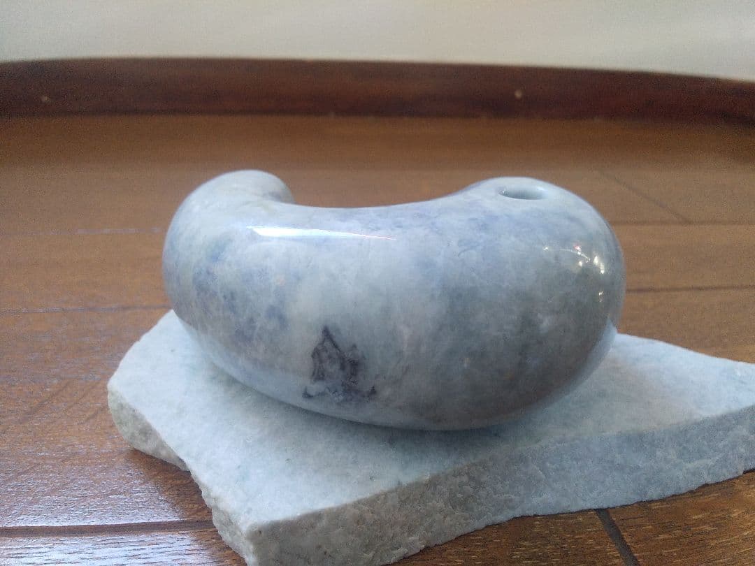 ♪糸魚川翡翠　勾玉　大物　ラベンダー色