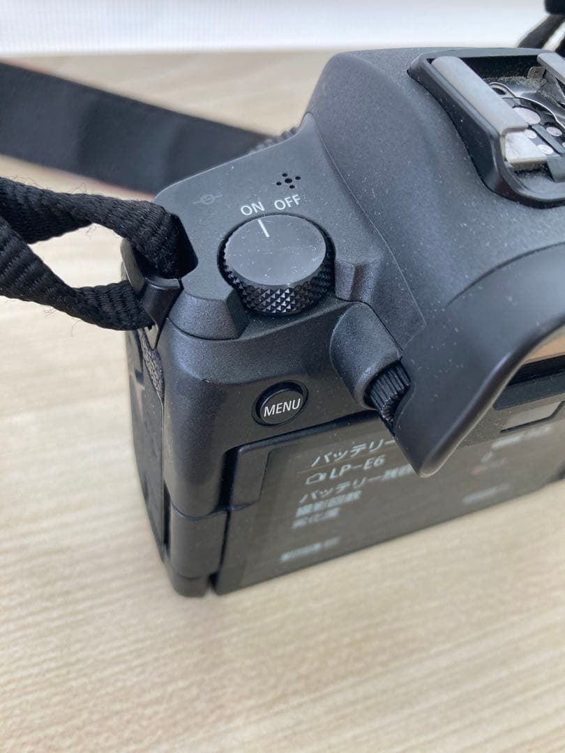 Canon EOS R ミラーレスカメラ 本体とバッテリーチャージャー