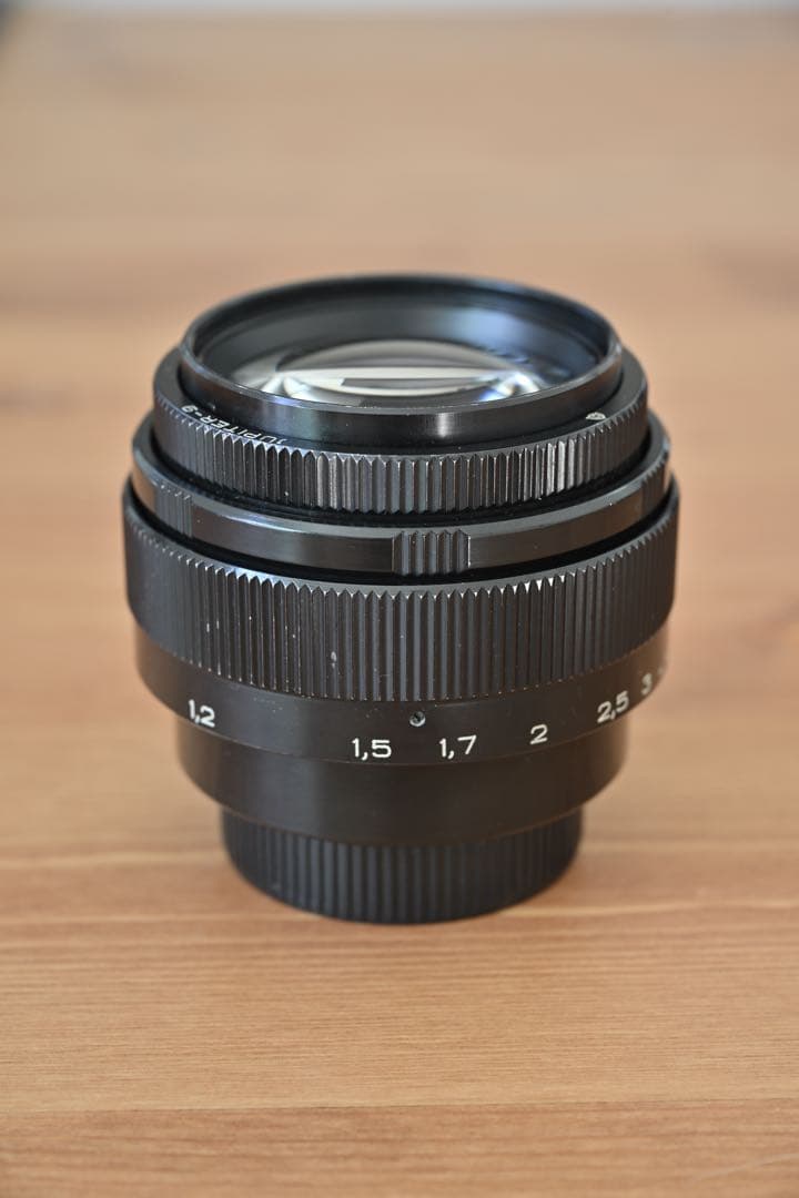 Jupiter-9 85mm f/2 単焦点レンズ