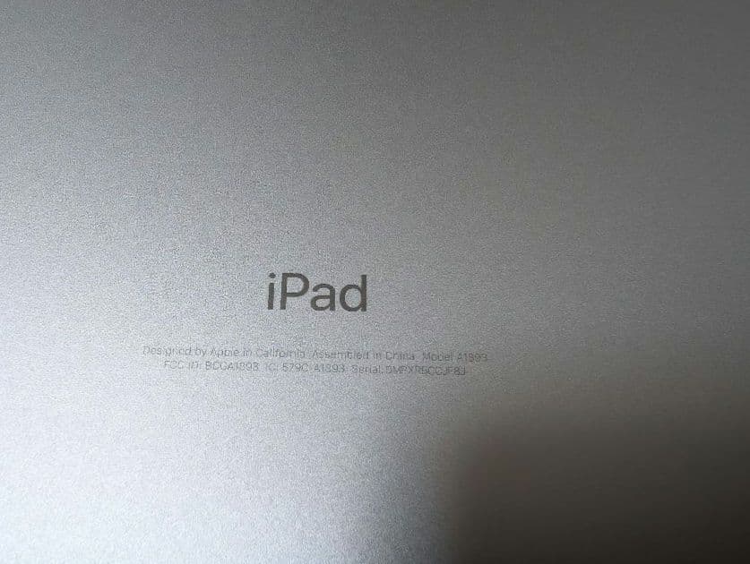 iPad第6世代 32GB シルバー Wi-Fiモデル