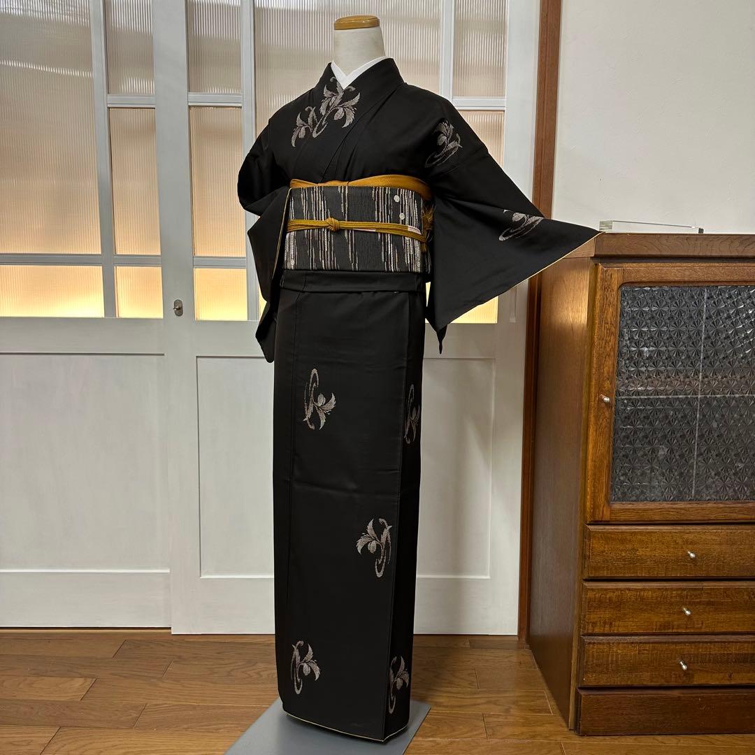 大島紬　袷　正絹　東京ますいわ屋　黒　地空き　植物飛び柄　身丈155.5裄63