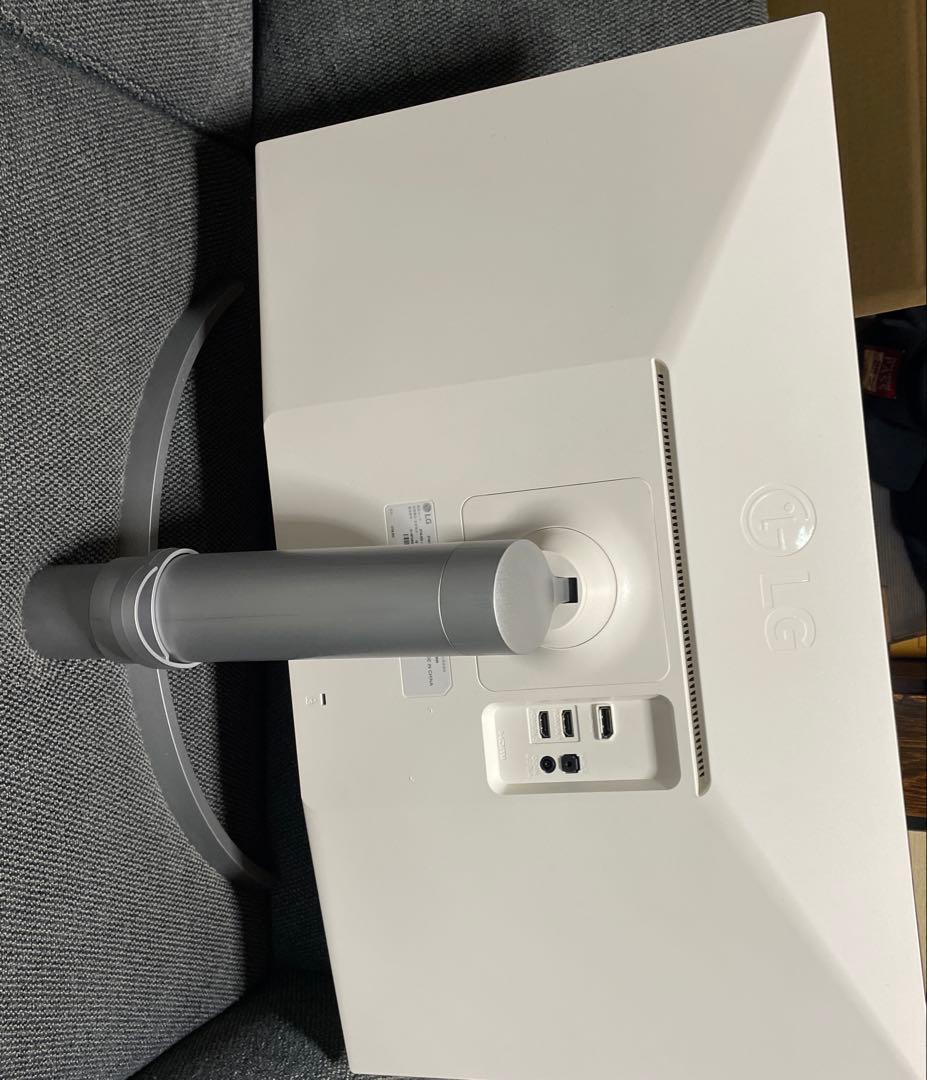 LG ゲーミングモニター/27型/4K 27UL550-W