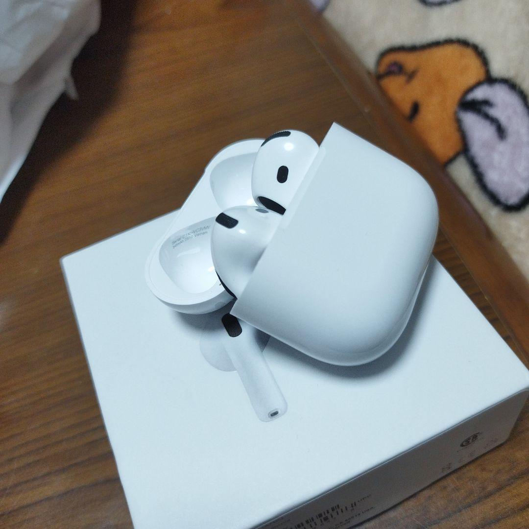 AirPods4 本体 ホワイト 充電ケース付き