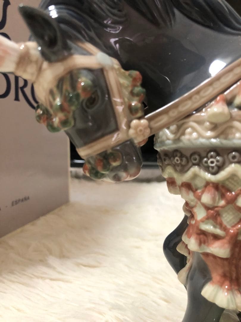 未使用・箱入。 陶器 置物　LLADRO（リヤドロ）サンホセのお祭り