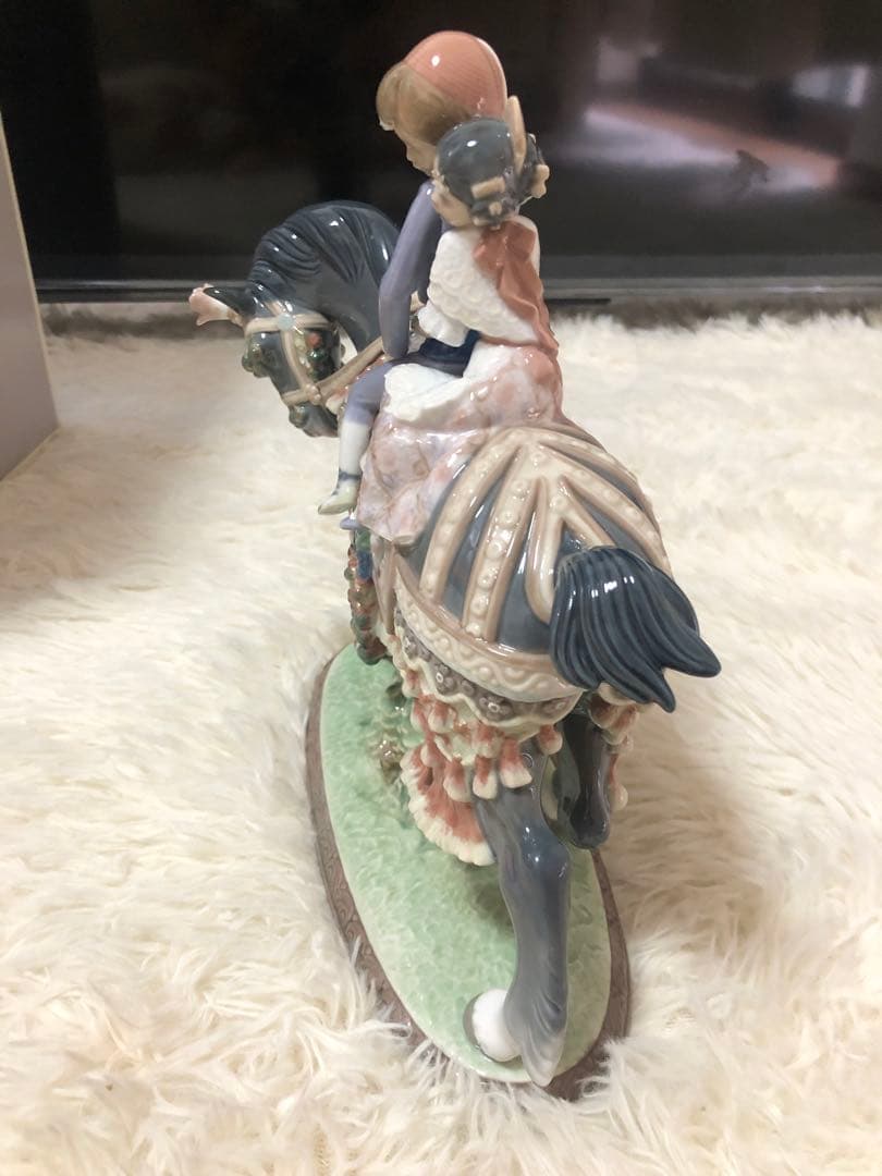 未使用・箱入。 陶器 置物　LLADRO（リヤドロ）サンホセのお祭り