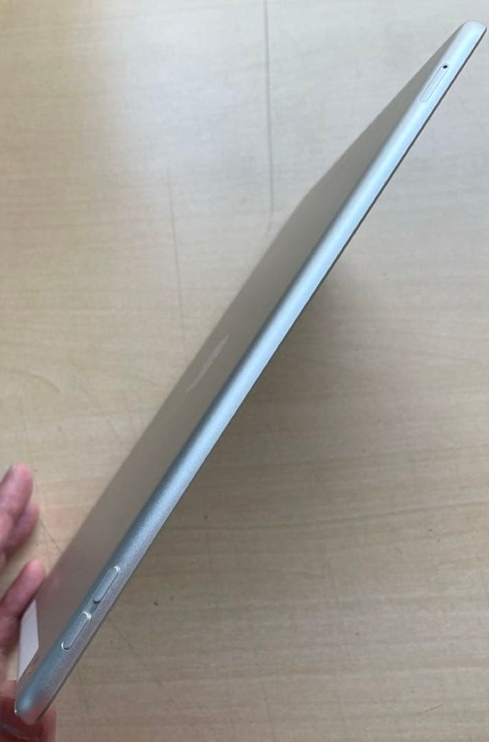 iPad 第7世代 Wi-Fi+Cellular シルバー　32GB 超美品#4