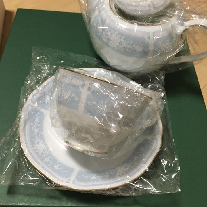 ノリタケ　レースウッドゴールド　ティーフォートゥーセット