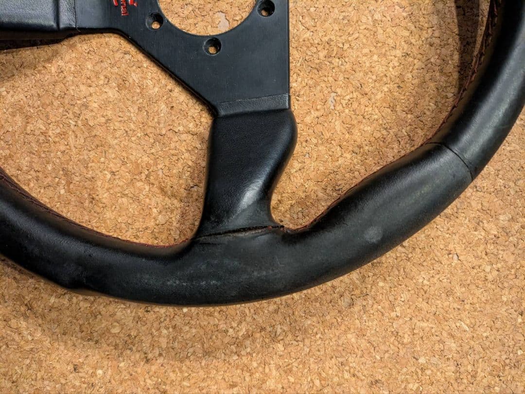 パーソナル　ステアリング　ホーンボタン付き