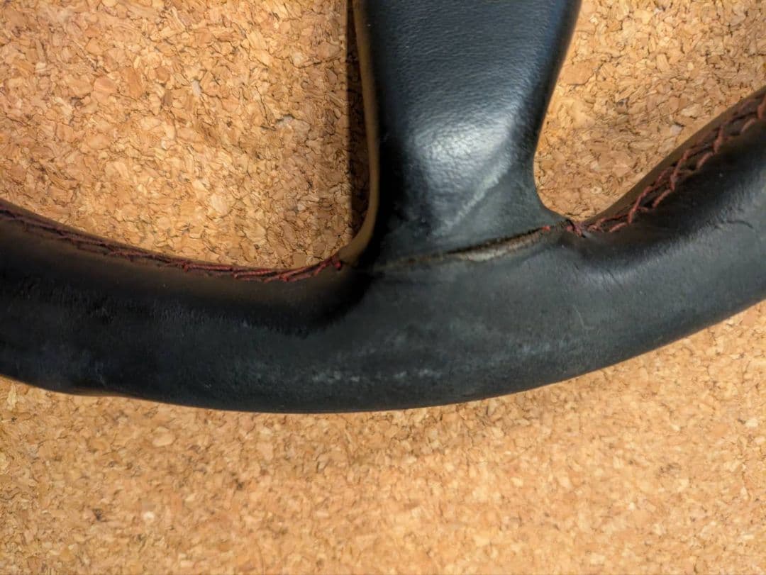 パーソナル　ステアリング　ホーンボタン付き