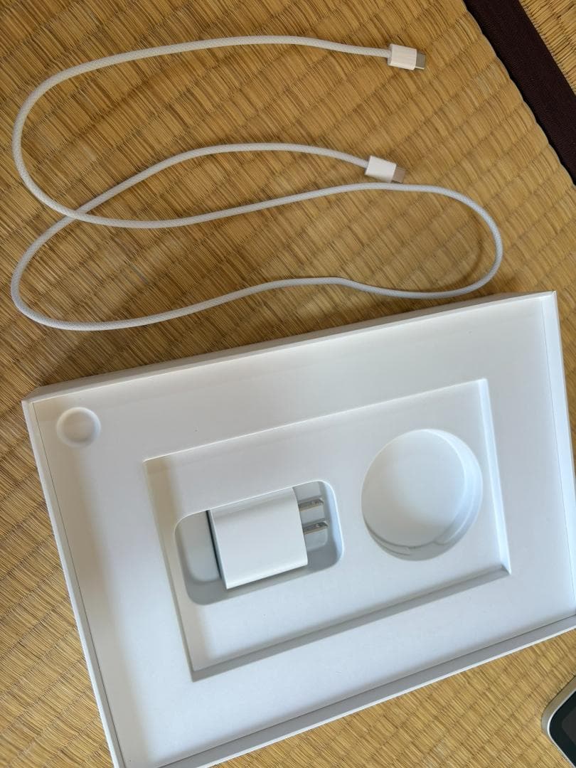 美品Apple iPad（第11世代）Wi-Fiモデル シルバー 128GB