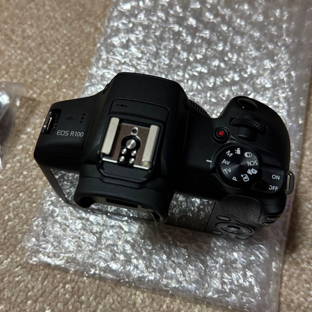 Canon EOS R100 ボディ本体・付属品のみ