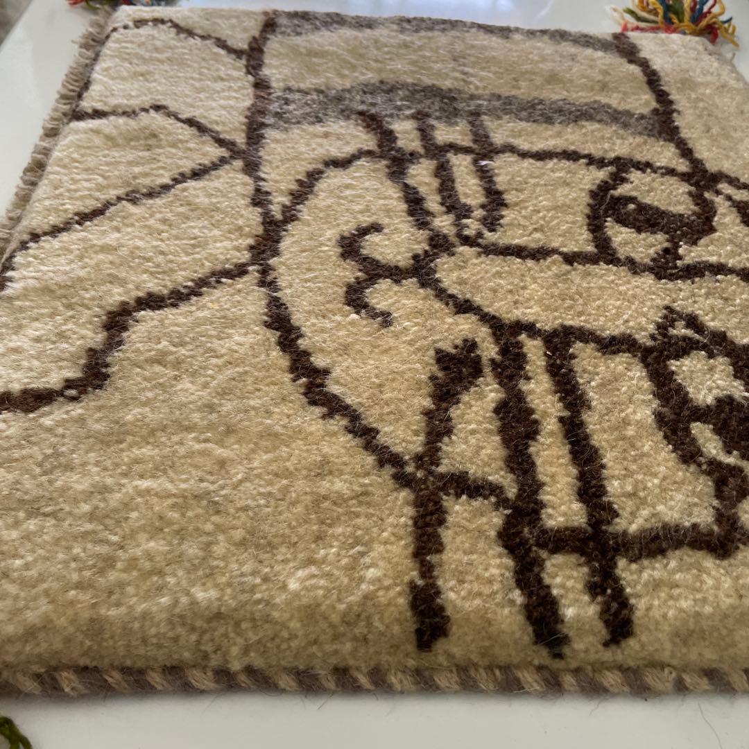 ギャッベ　猫　チェアラグ　座布団サイズ