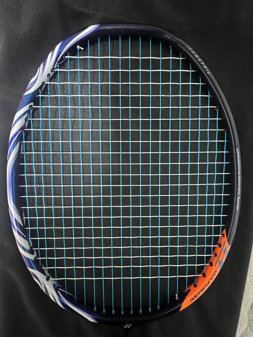 YONEXアストロクス100zz廃盤モデル