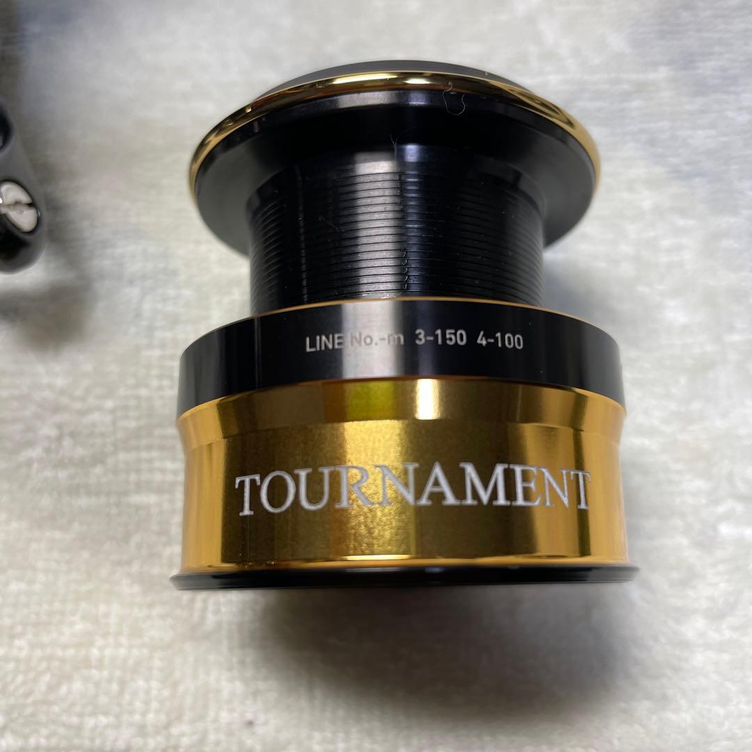 リール Daiwa 22TOURNAMENT ISO 2500XH-LBD