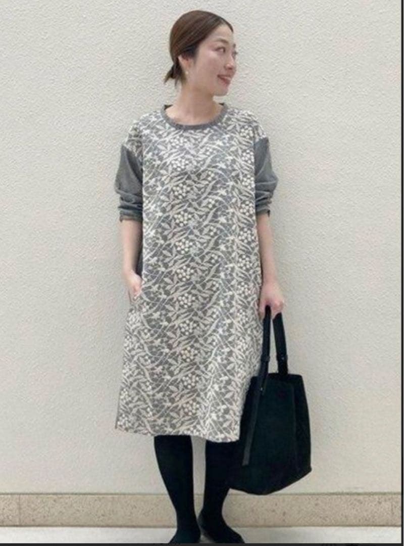 一度のみ試着　美品　ビアズリー フロント刺繍ワンピース