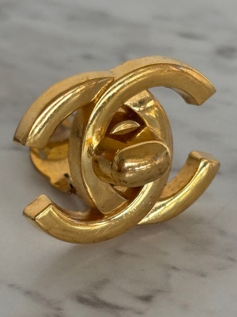 シャネル　ターンロック 95A イヤリング　片耳　美品