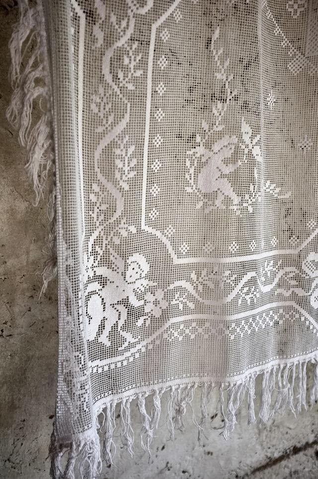 france 150c ８人のプットーと４人の蝶々とレースカーテン アンティーク