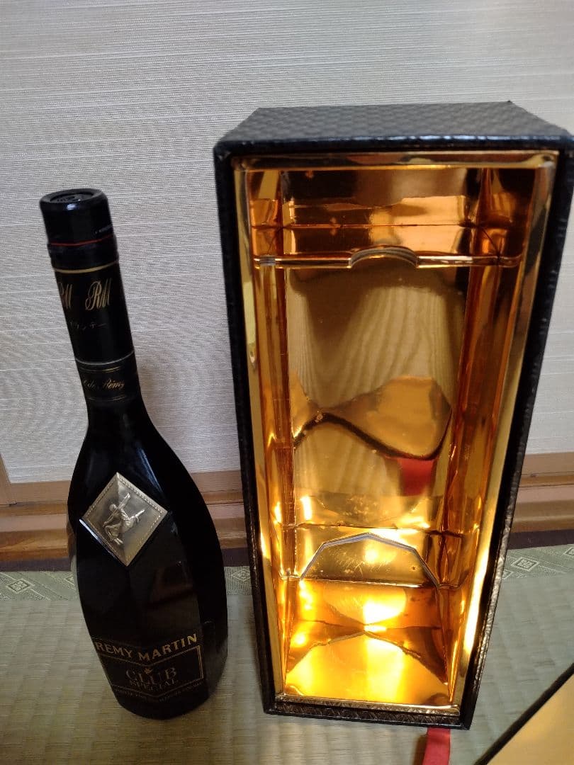 ウイスキー REMY MARTIN CLUB SPECIAL 700ml