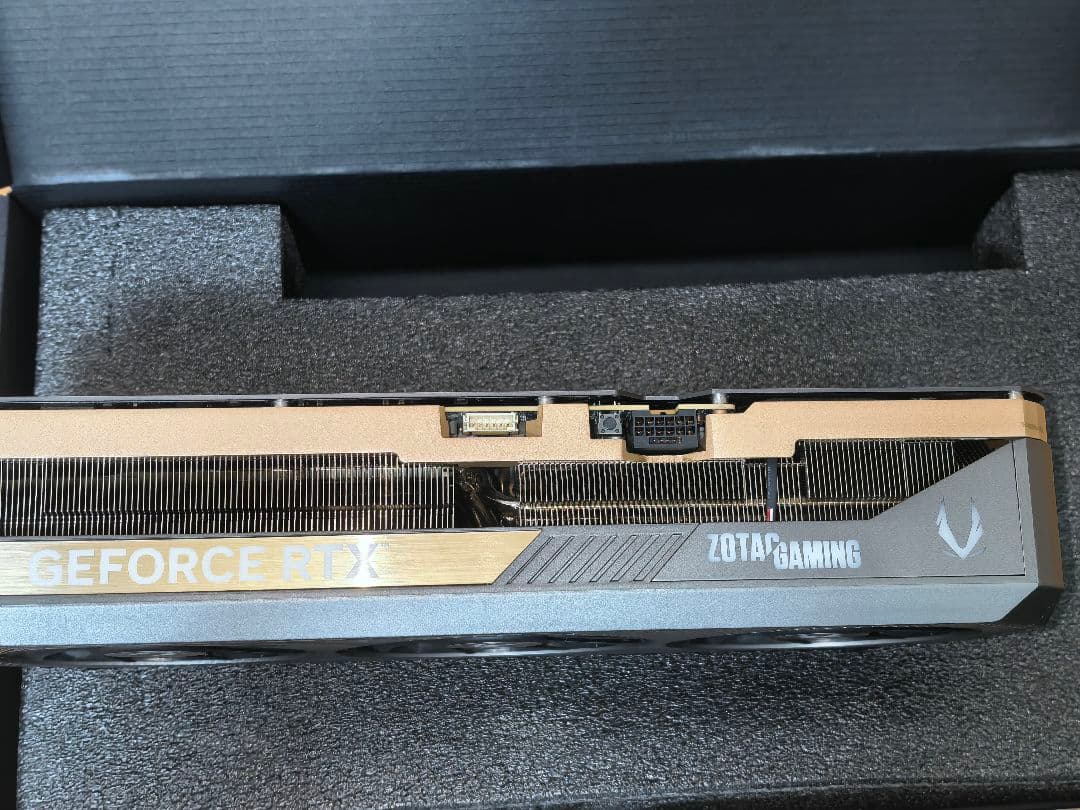 ZOTAC RTX 5090 美品 32GB GDDR7