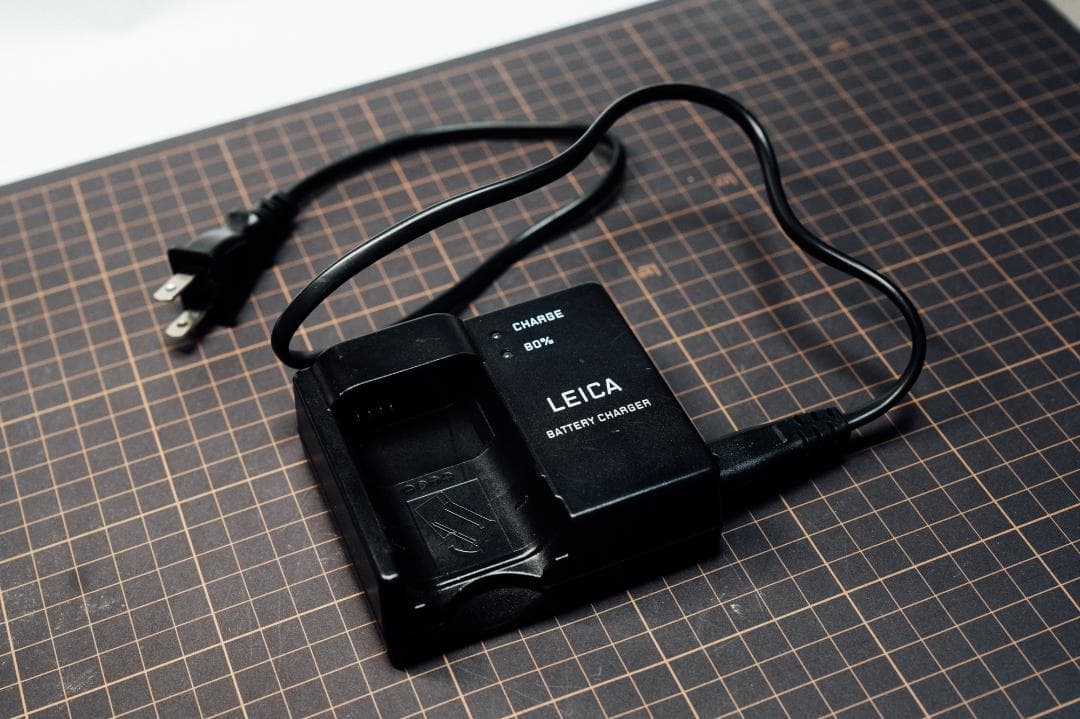 【早い者勝ち/値段交渉可/作例あり】LEICA Q2 + ハーフレザーカバー