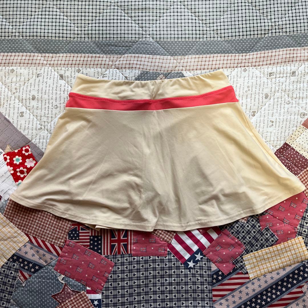 お値下げしました！YONEX テニスウェアピンク Tシャツとベージュスカート