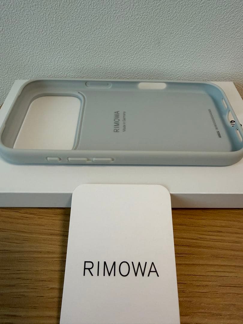 RIMOWA iPhone17pro用ケース