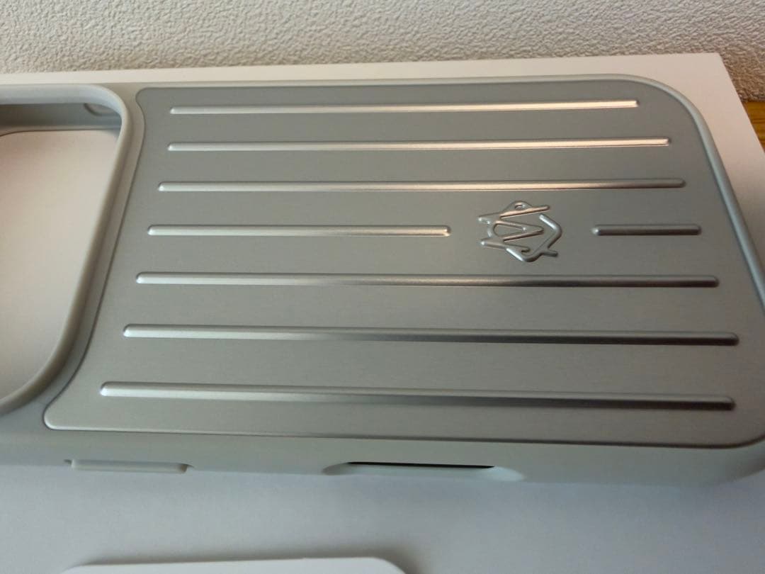 RIMOWA iPhone17pro用ケース