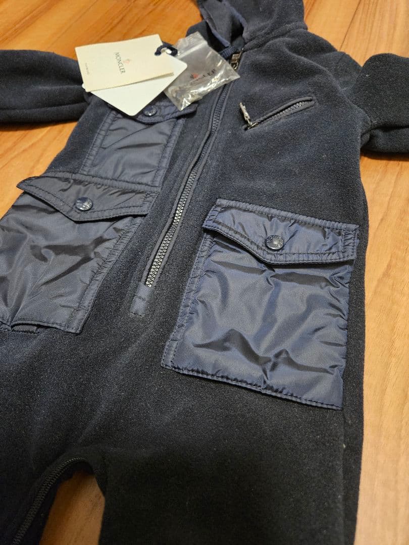 MONCLER フード付きロンパース 黒