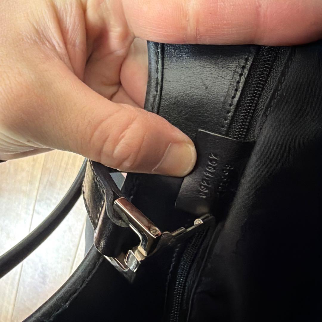 P*e様 GUCCI ブラック ハンドバッグ GGパターン