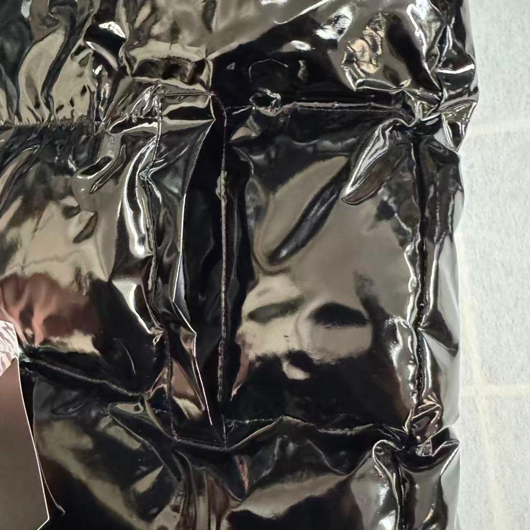 新品 TRAPSTAR 光沢ブラック ダウンジャケット Sサイズ n