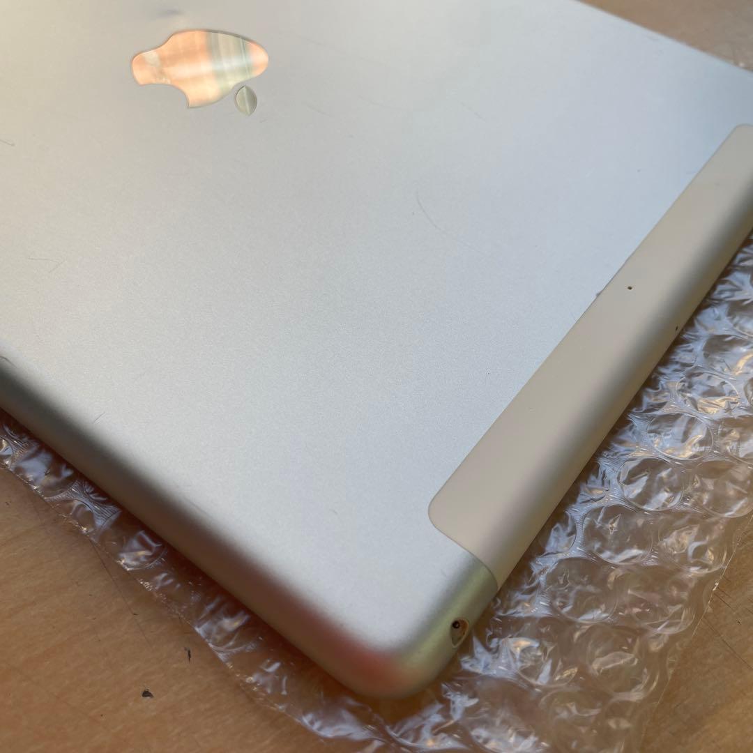 iPad 第5世代　A1823 Cellular シルバー　32GB 美品