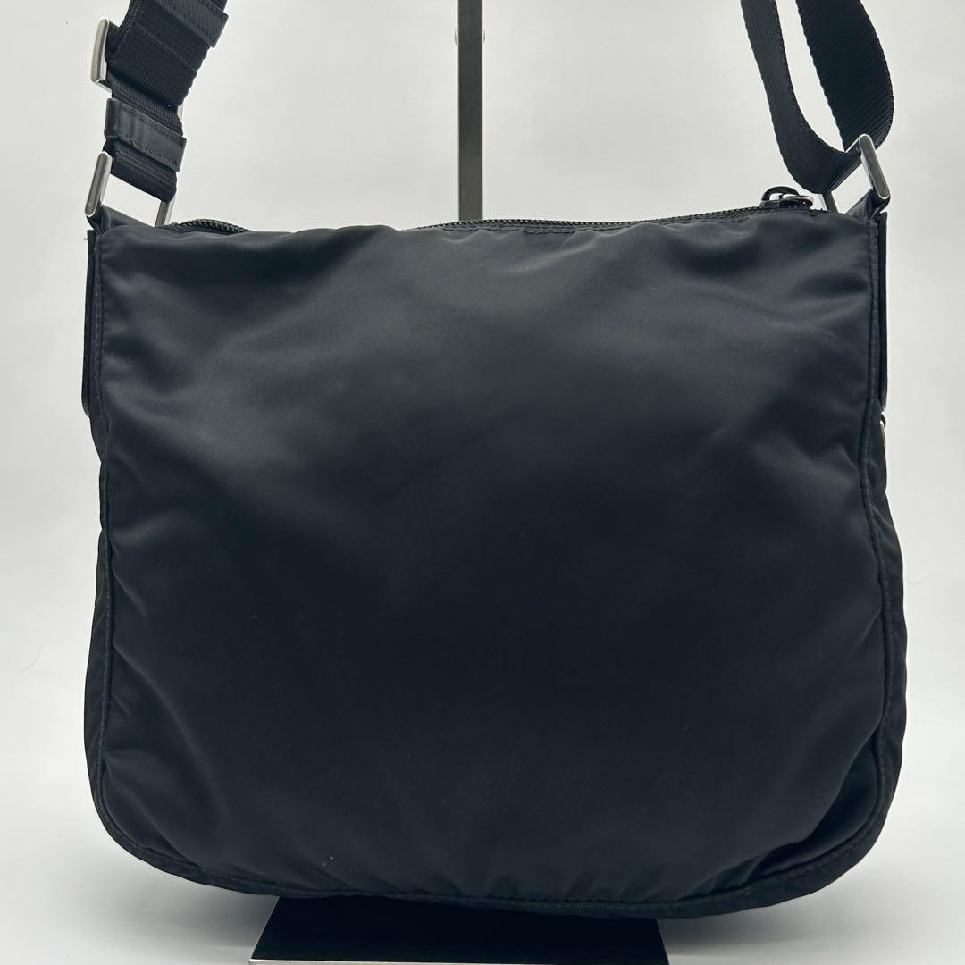 プラダ ショルダーバッグ ナイロン カメラ 三角ロゴ ブラック