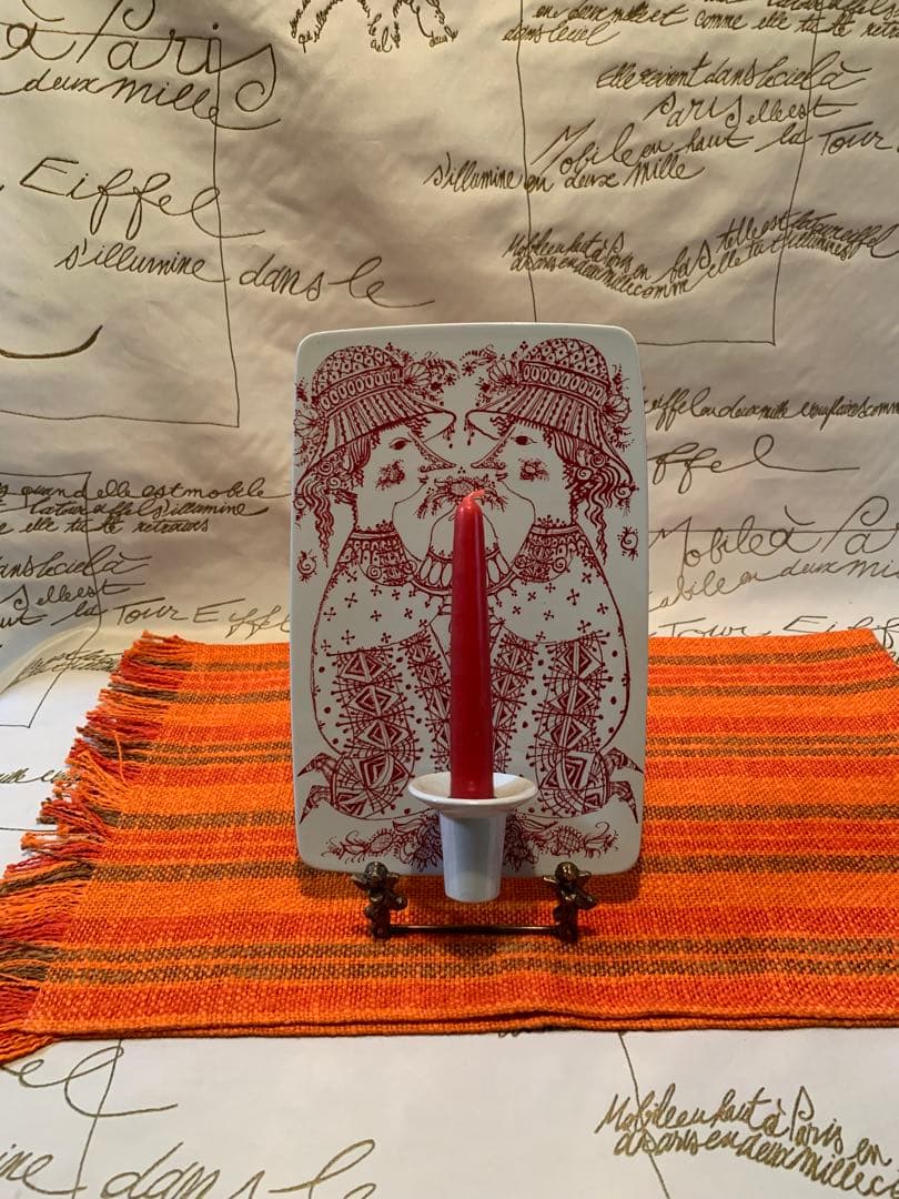 ビヨンヴィンブラッド　レアなビンテージの少女が描かれた壁掛けキャンドルスタンド！