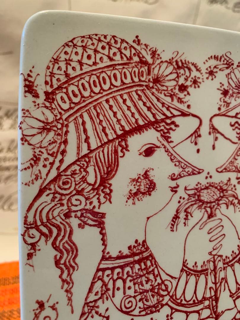 ビヨンヴィンブラッド　レアなビンテージの少女が描かれた壁掛けキャンドルスタンド！