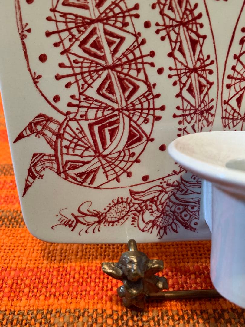 ビヨンヴィンブラッド　レアなビンテージの少女が描かれた壁掛けキャンドルスタンド！