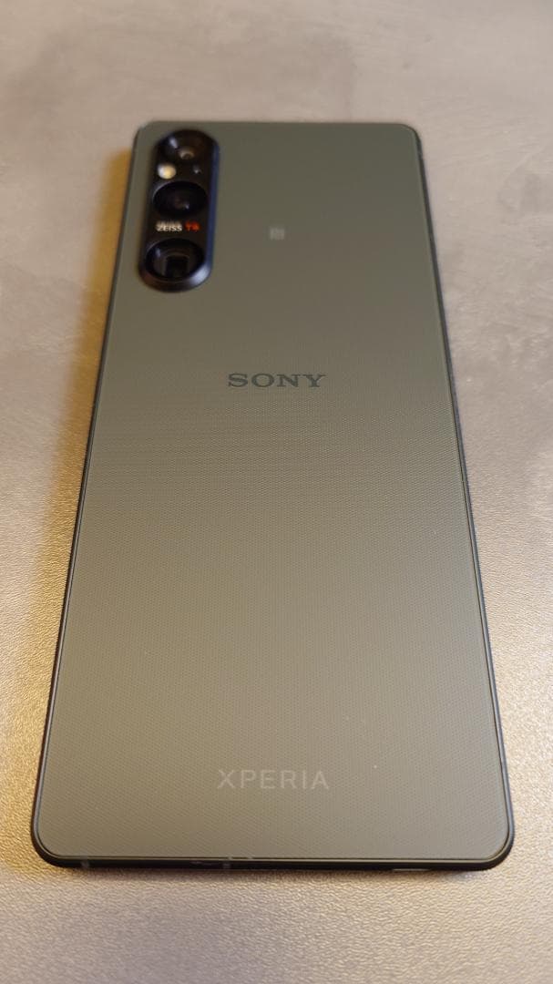 ＜中古＞SONY Xperia 1V SIMフリー512MB カーキグリーン
