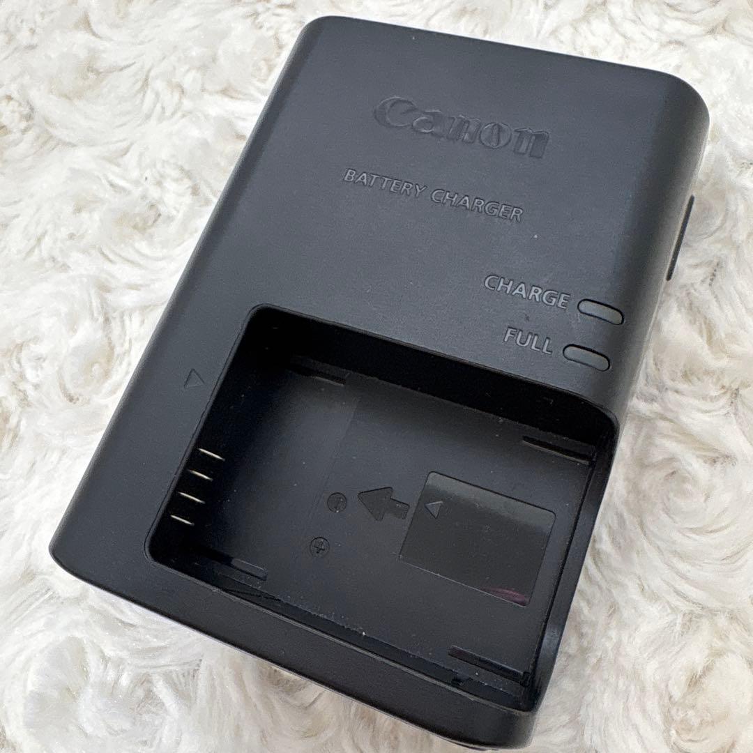 ジャンク キヤノン EOS M10 カメラ本体ボディ、充電器、バッテリー