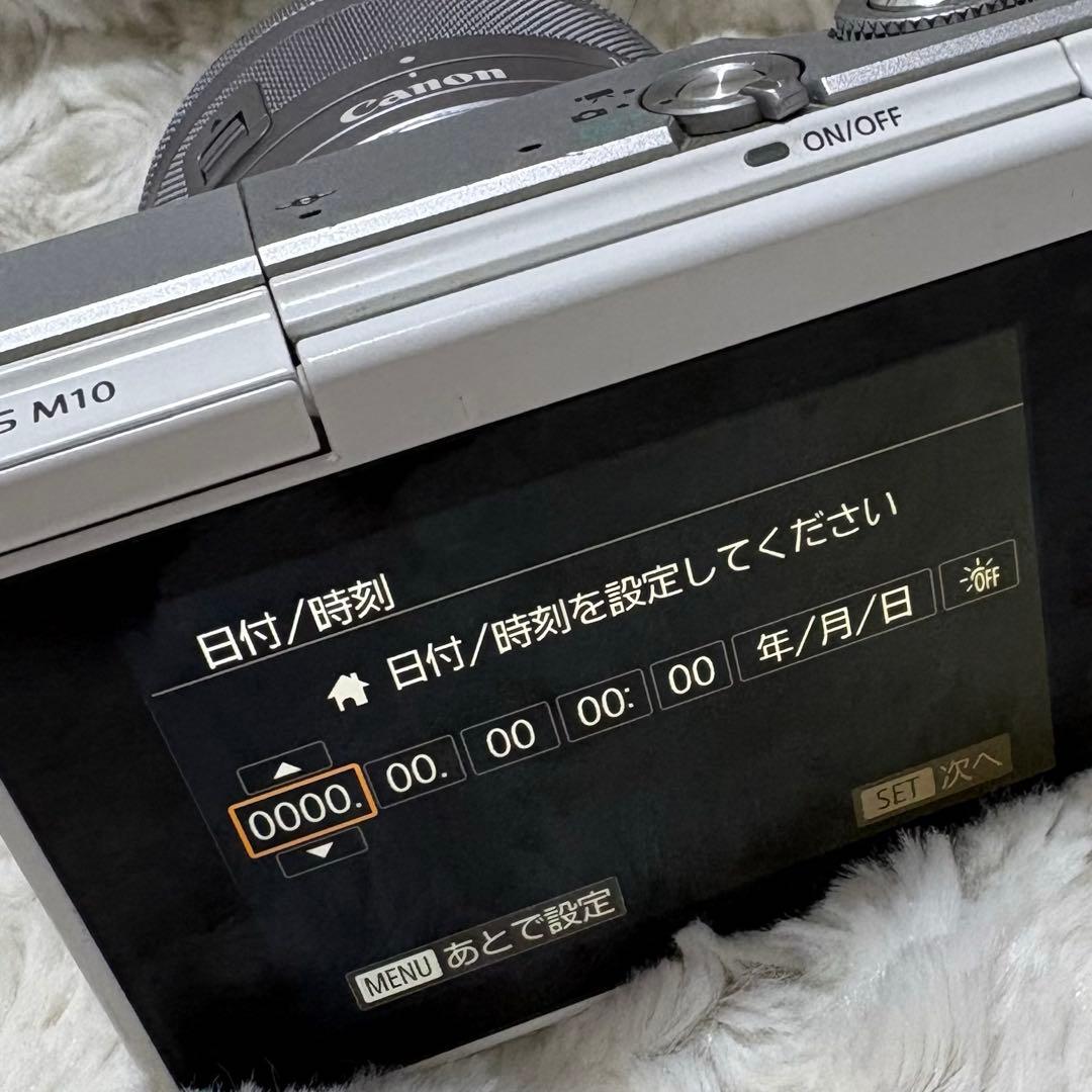 ジャンク キヤノン EOS M10 カメラ本体ボディ、充電器、バッテリー